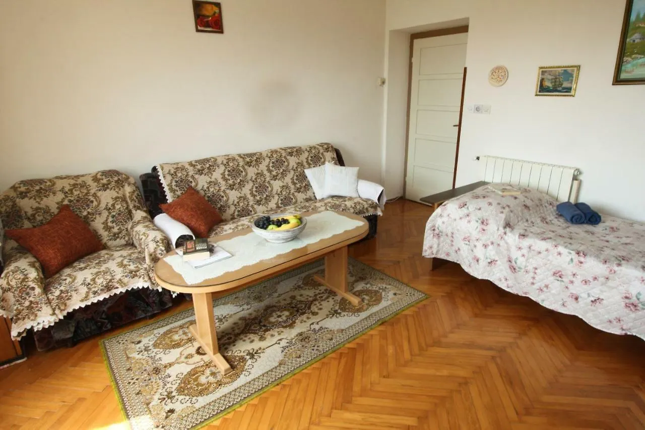 Apartment Persich プーラ クロアチア