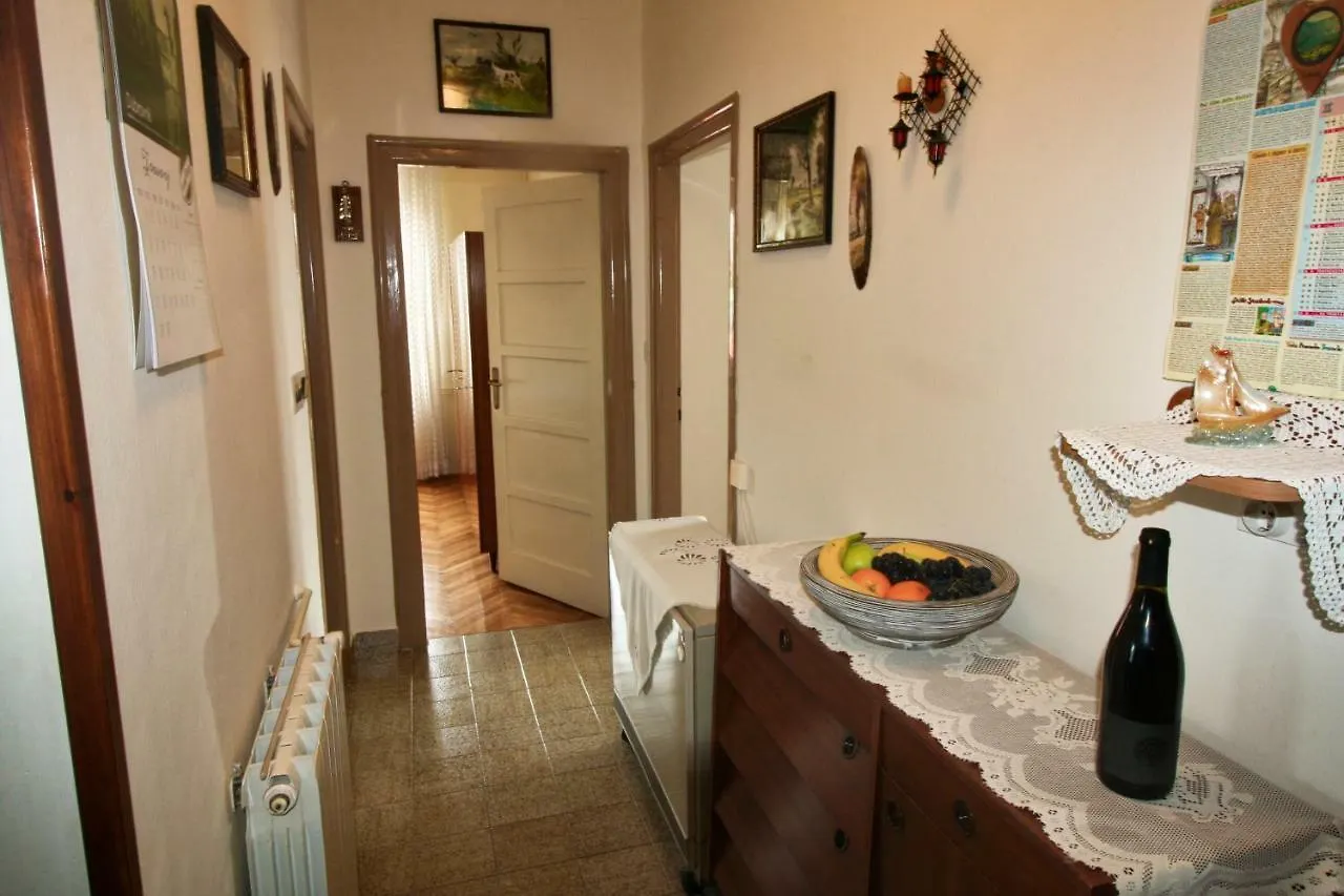 Apartment Persich Πούλα 0*,