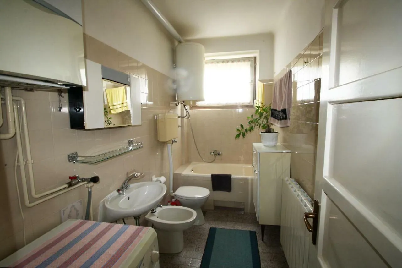 Apartment Persich Πούλα